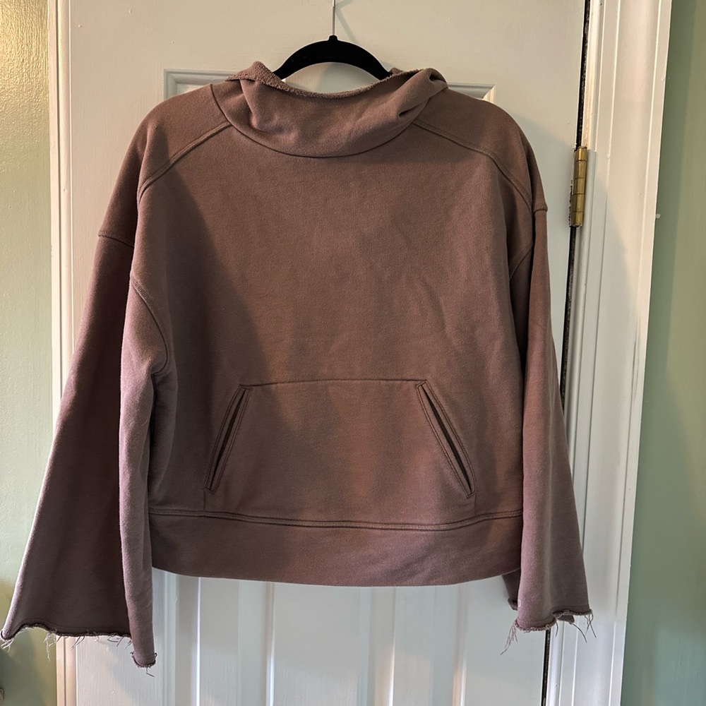 ALO sweatshirt